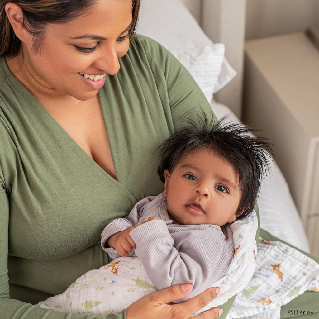 Aiden and Anais Authentic Japanese Swaddle Set of 4 Newborn Night Cry Prevention Gauze Baby Baby Gift Aden Anais Essentials Disney Friends ESWC40029DI