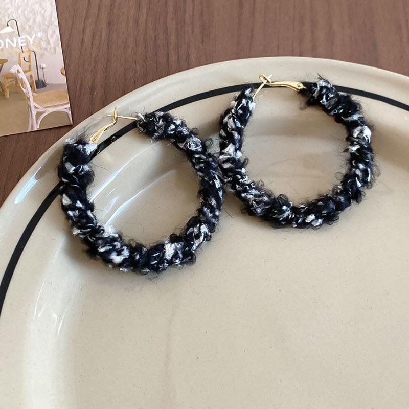 Геометрические серьги-пусеты из серебряной иглы и черного кристалла, нишевые универсальные серьги, темпераментные, легкая роскошь, премиальные серьги