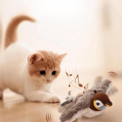 Интерактивные игрушки для кошек Игрушка для кошек «Летающая птица» Машущая крыльями Игрушки с кошачьей мятой Яркая щебечущая птица-симуляция Интерактивная игрушка для кошек