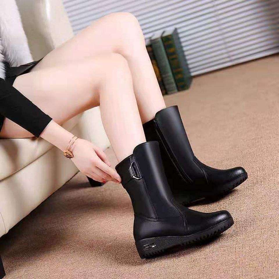 Winter New Soft Leather Boots Fleece Non-slip Wool Women's Medium Tube Mother Cotton Shoes Flat Bottom Warm Thickened Winter Shoes