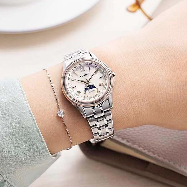 Citizen ЕЕ1016-66А ( Смотреть EXCEED Solar-powered Eco-Drive радиоуправляемая модель Direct Flight Pair для женщин)