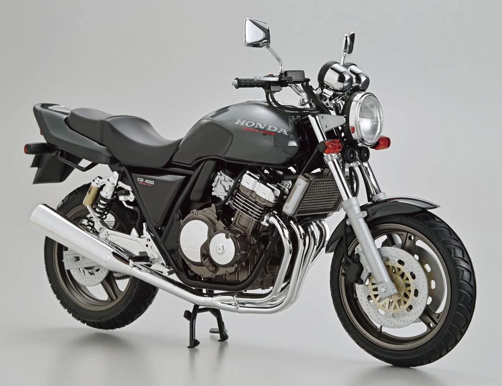 Aoshima Bunka Kyozaisha The Bike Series Honda NC31 CB400 SUPER FOUR 1992 года, пластиковая модель 1/12 № 10
