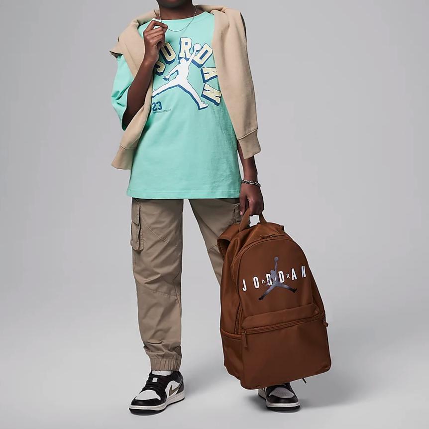 Jordan Детский свитер Varsity Jumpman с круглым вырезом и буквенным принтом, футболка с коротким рукавом, детские топы, цвет зеленый FV2530-323