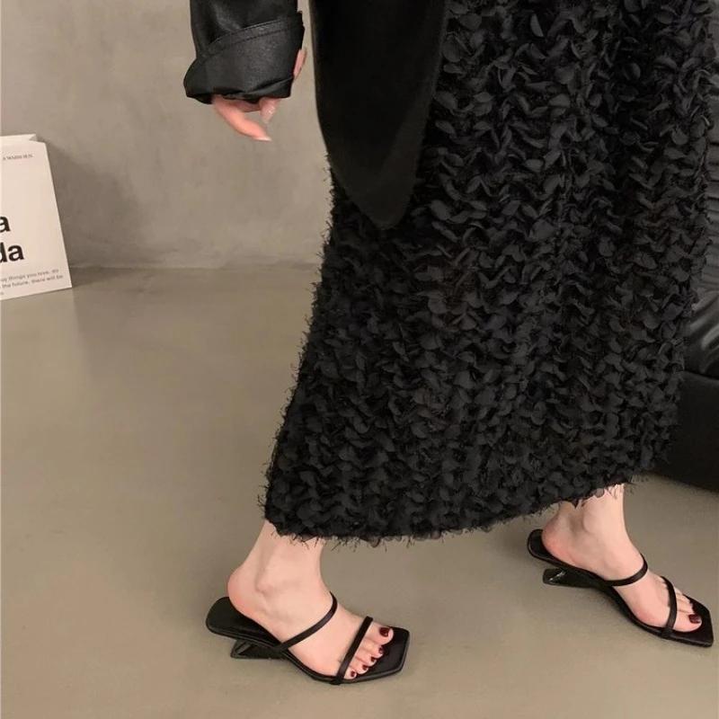 Летние новые простые босоножки на танкетке с открытым носком и тонким ремешком, квадратные сексуальные римские тапочки на высоком каблуке, шлепанцы, синие шлепанцы