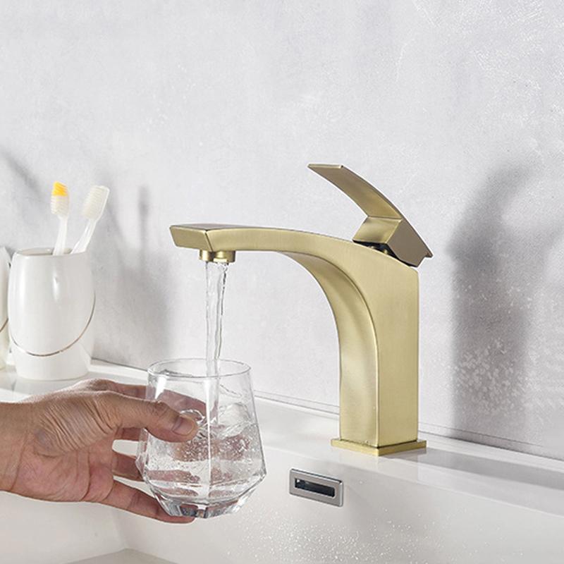 Современный смеситель для раковины, матовый золотой смеситель для ванной комнаты, смеситель для раковины, устанавливаемый на бортике, смесители для горячей и холодной воды из нержавеющей стали