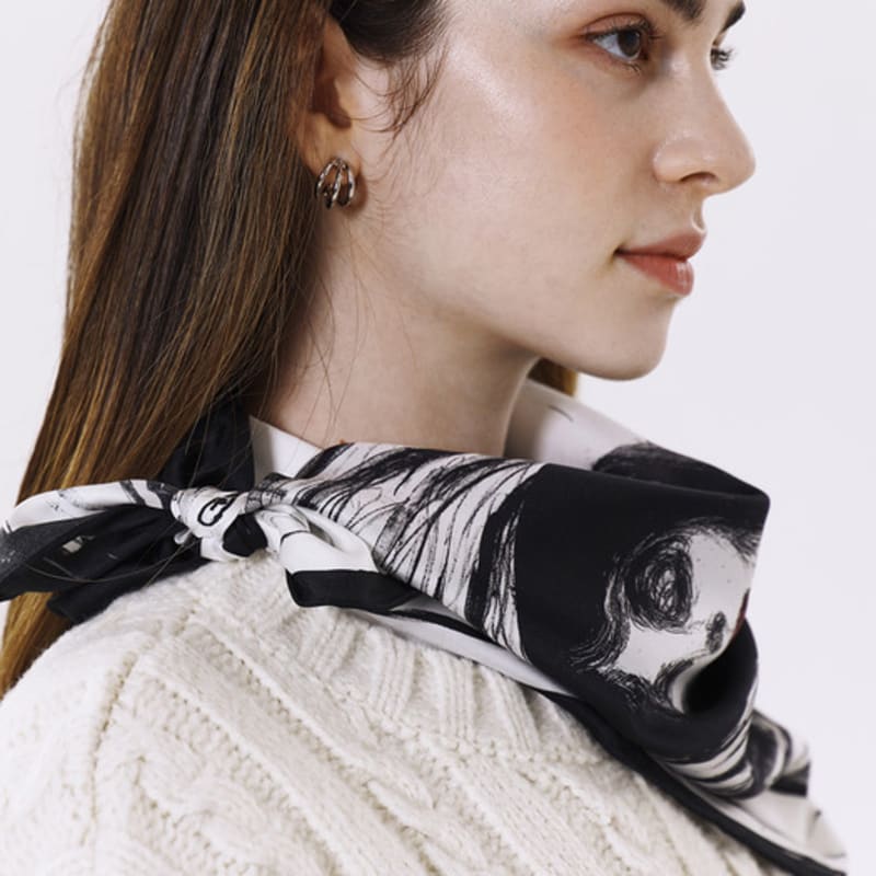 Шелковый шарф ONSZ Мадонна