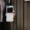 Серебристый чехол с переливающимся песком для Samsung Galaxy Z Flip 6: Девчачий защитный чехол для складных экранов Gen 3/4/5