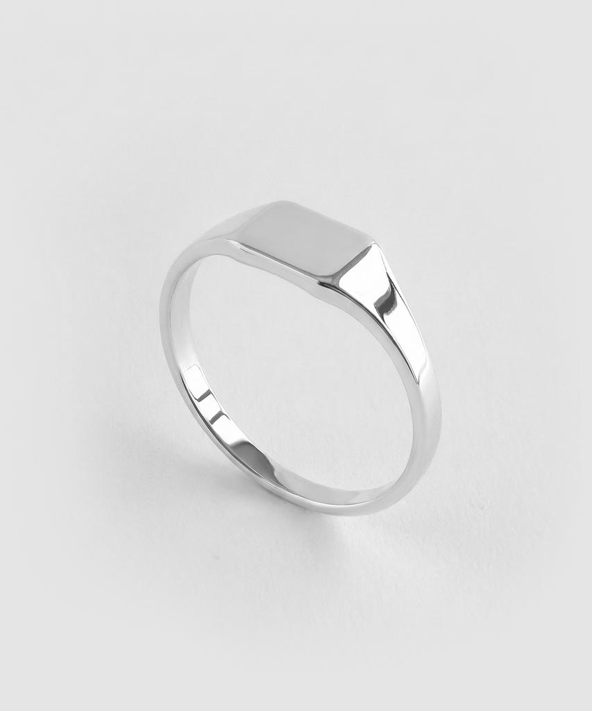 Quarqor #7139 Кольцо из серебра 92.5