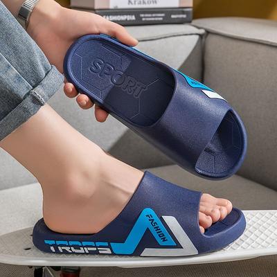 Новые пляжные сандалии мужские нескользящие мягкие подошвы толстые летние уличные тапочки