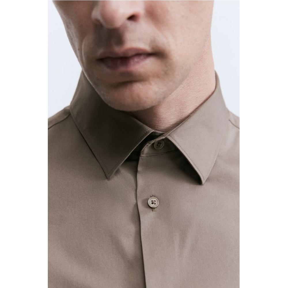 H M sliM Fit stretcH sHirt Dark Beige