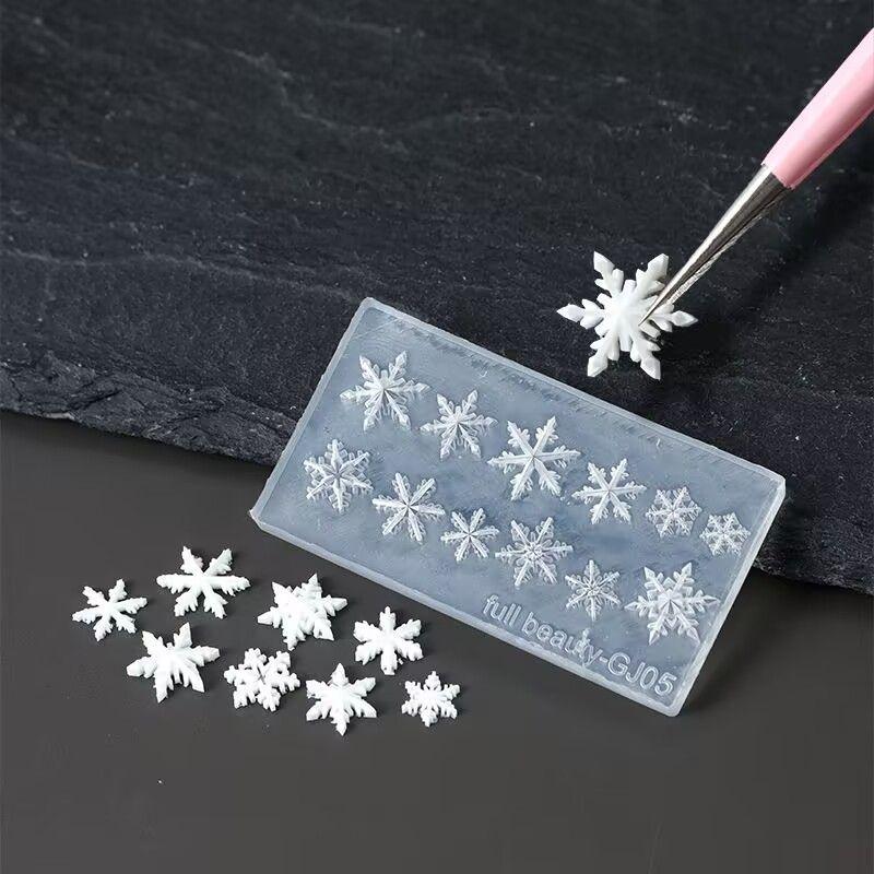 Festive DIY Nail Art Decoration, Christmas Snowflakes 3D Mold, Transparent Silicone Acrylic Manicure Template for Nail Charm