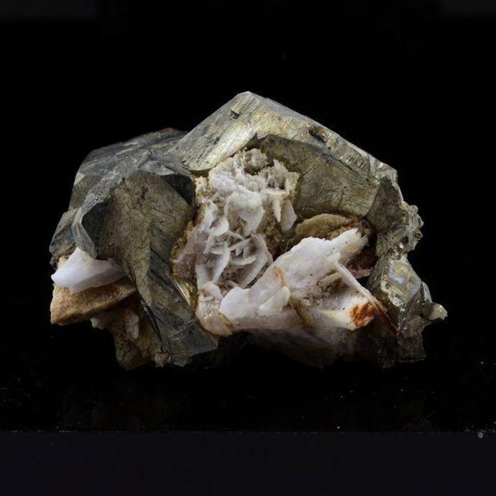 Pyrite, Sidérite, Quartz, Baryte 121.1 carats