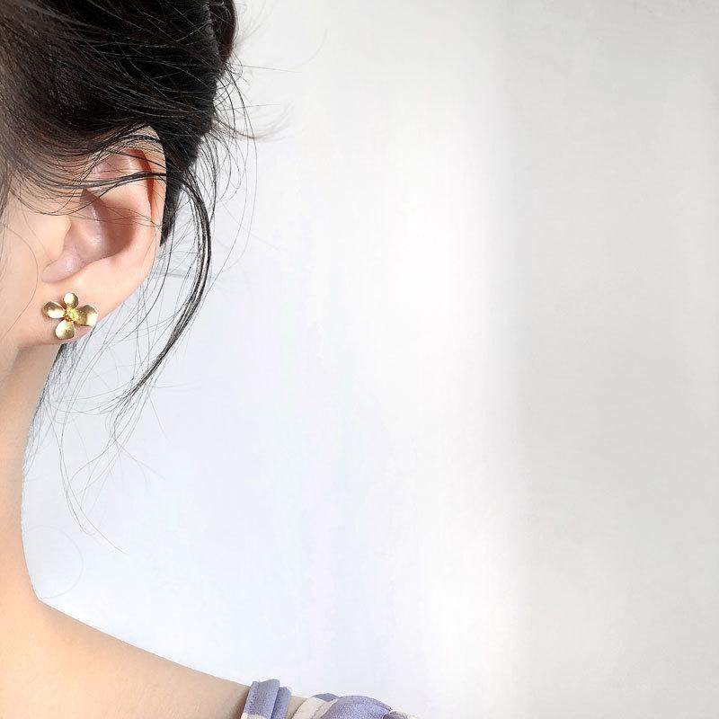 Korean Gardenia Earrings Sweet and Elegant Everyday