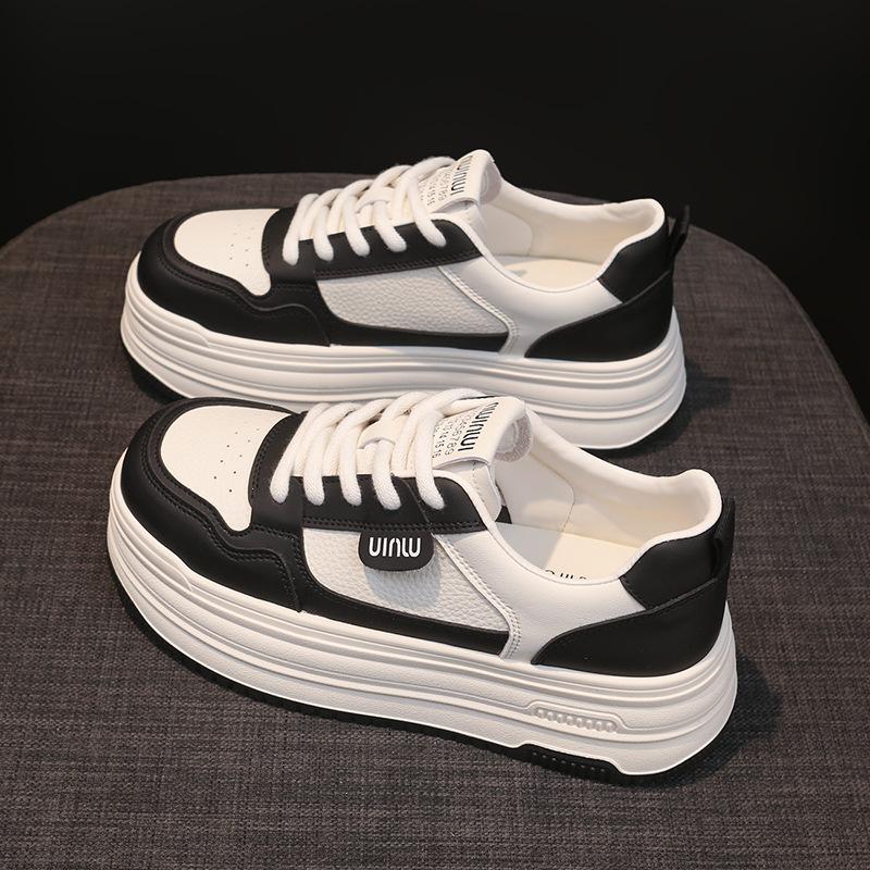 Кожаные толстоподошвенные увеличивающие рост маленькие белые туфли женские 2025 новая осень универсальные женские туфли популярные повседневные спортивные кеды
