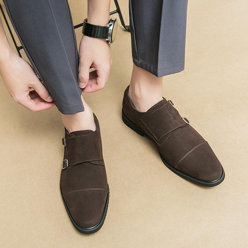 Модные новые мужские мокасины, мужская удобная повседневная обувь для отдыха на открытом воздухе, мужская обувь для вождения ручной работы 2024 года, кожаные модные туфли-монки с ремешком для мужчин