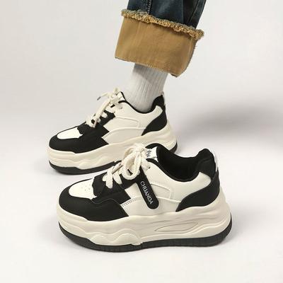 Нишевый дизайн женской обуви 2025 популярные новые маленькие белые туфли универсальные студенческие спортивные повседневные туфли для моральной подготовки осенние