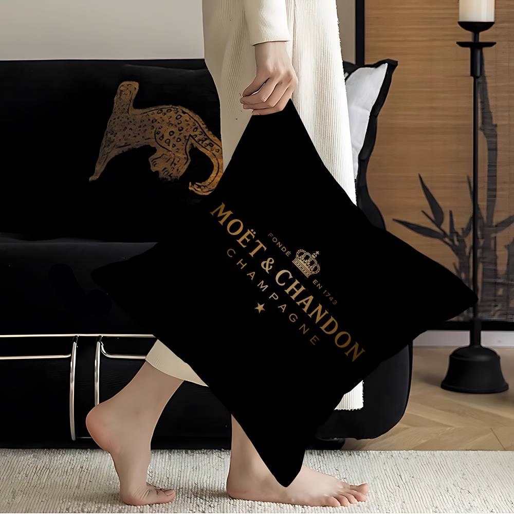 Бренд M-Moet C-Chandon Подушка Аниме Подушка Подушка для изголовья диван-кровати Наволочка Чехол для подушки 45x45 см Мода