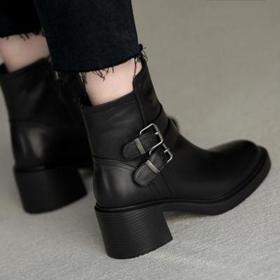 2025 Черные Мартины ботильоны из мягкой кожи для женщин - Пряжка, Круглый носок, Средний каблук, Массивный каблук, Идеально для осени