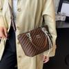 Популярная женская сумка-ведро для ношения в руке высокого класса 2025 новая ретро плетеная узорчатая сумка-мессенджер на плечо для通勤