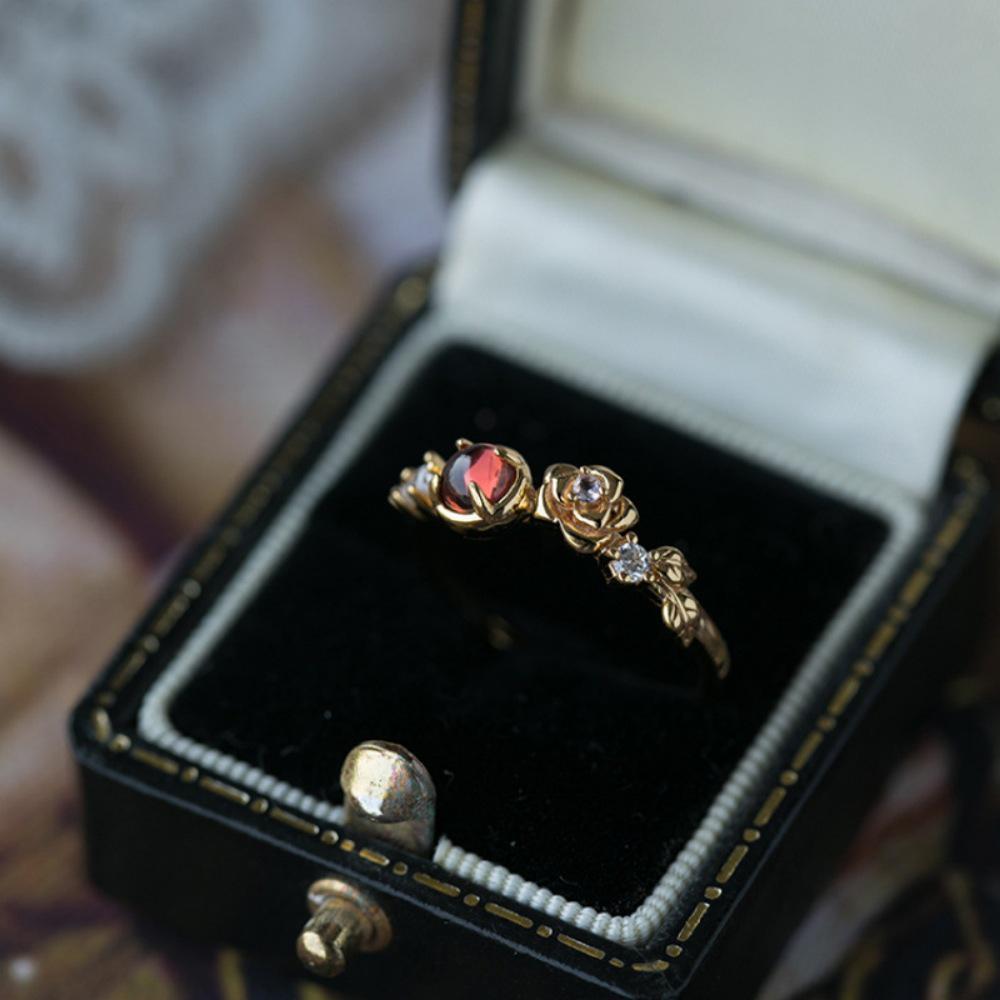 Женское кольцо на указательный палец класса люкс из стерлингового серебра 925 пробы с неправильной формы драгоценным камнем - Не тускнеющее, регулируемое, с легким нишевым дизайном.