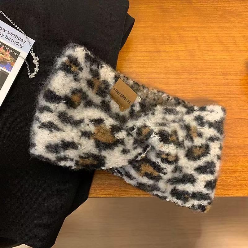 Retro Leopard Print Knitted Headband - Versatile, Warm & Non-Tightening Hair Accessory for Women