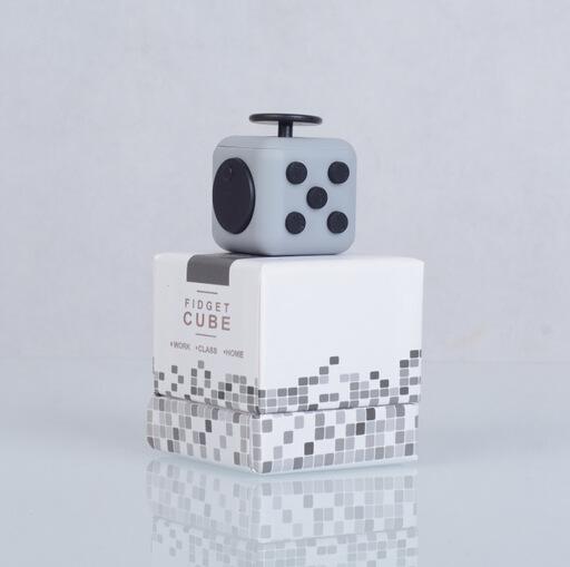 Игрушка Fidget Cube, снимающая стресс, тревогу и давление, отлично подходит для взрослых и детей [идея подарка] [расслабляющая игрушка] [средство для снятия стресса] [мягкий материал]