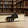 Стерео закладка "Коготь дьявола": 1 шт., Из прочного пластика, Панк-дизайн – Подходит для книг/тетрадей/планировщиков