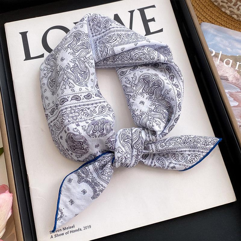 Green cashew flower cotton and linen small square scarf silk scarf women's spring and autumn versatile travel photo matching retro style literary scar