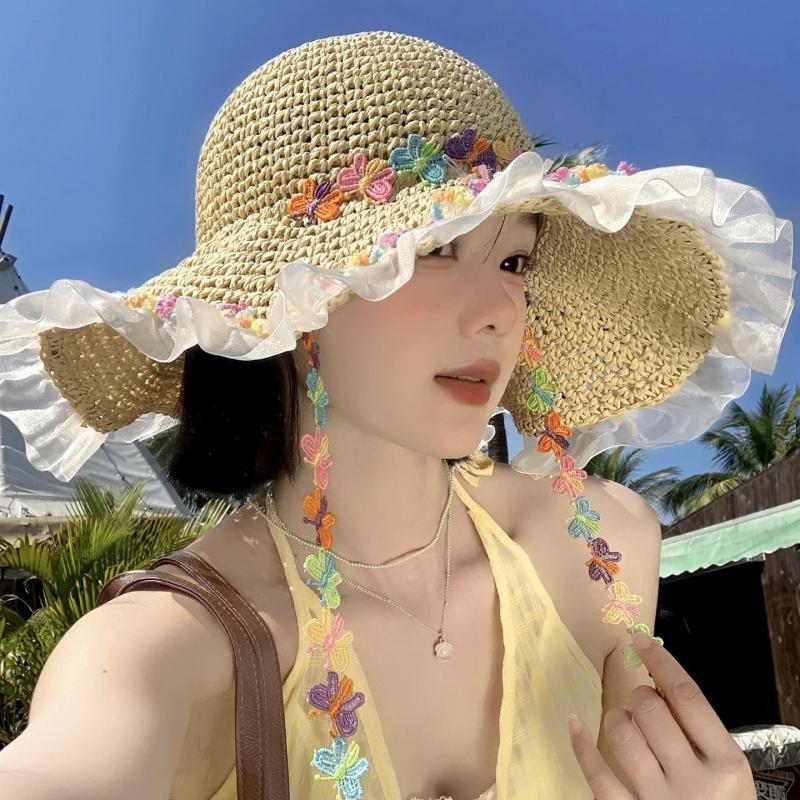 Sweet and colorful butterfly ribbon straw hat for women, summer seaside vacation style, large brim sun protection hat, foldable hat