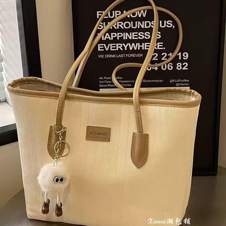 New Large-Capacity Bag, Women'S Tide Spring Simple And Versatile Shoulder Bag, Leisure Work Commuter Tote Bag