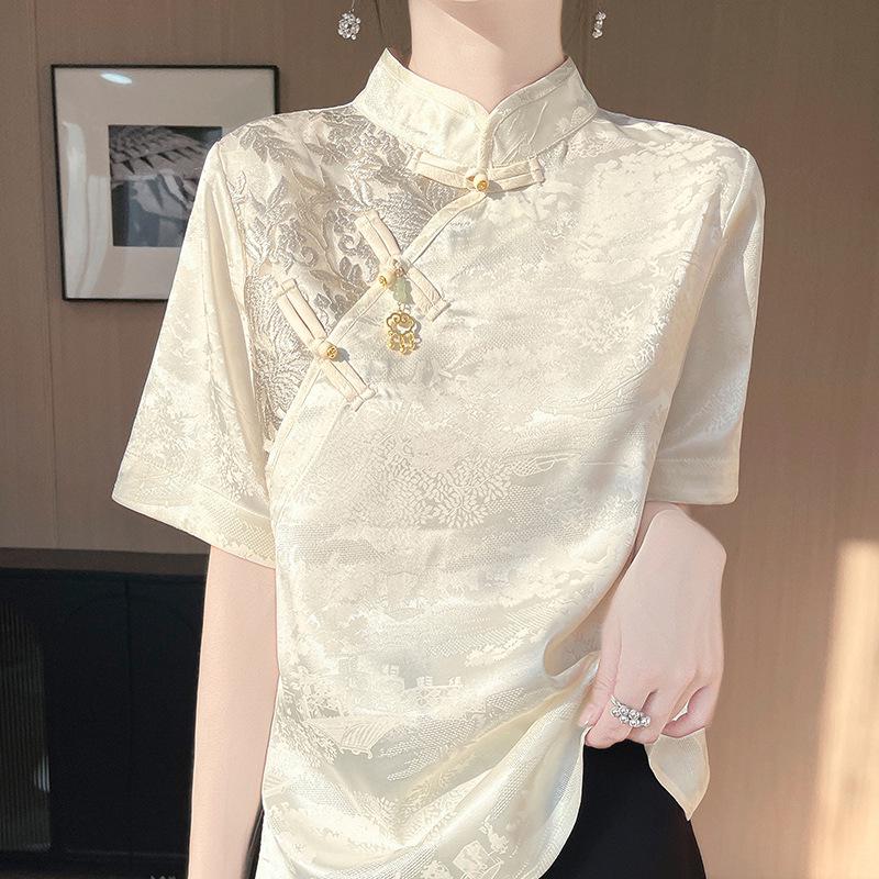 Женская атласная жаккардовая футболка с воротником-стойкой и застежкой-лягушкой, весна/лето 2025