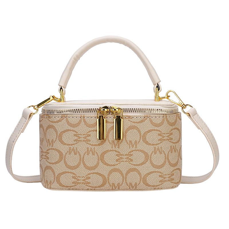 Зимняя мини-сумка кроссбоди на цепочке 2026 года для женщин