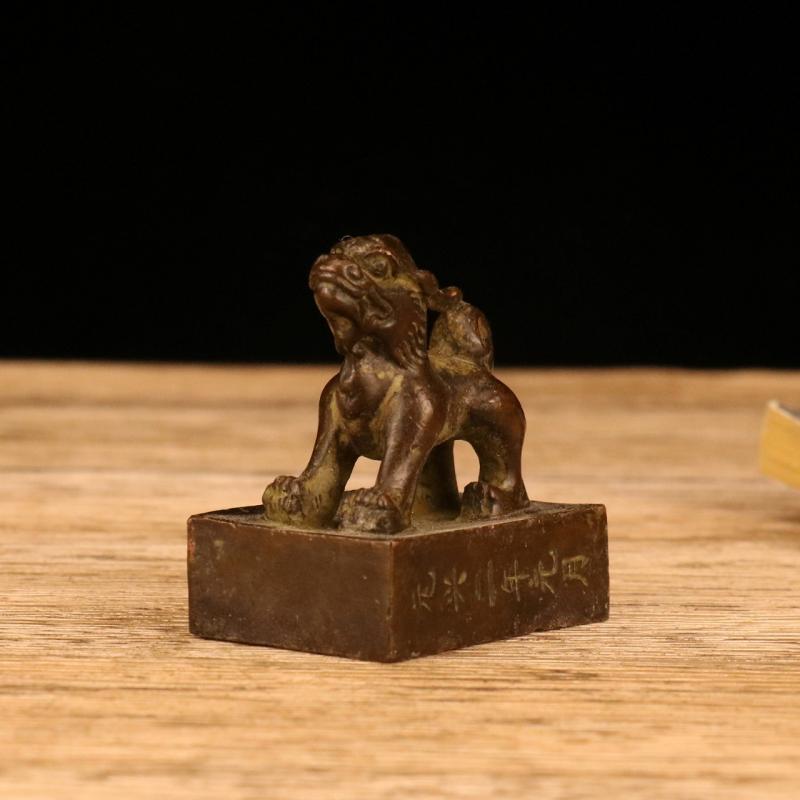 Antique Bronze Kirin Seal Desktop Ornaments Copper Animal Miniature Figurine Lucky Brass Kirin Statue Feng Shui Decoration