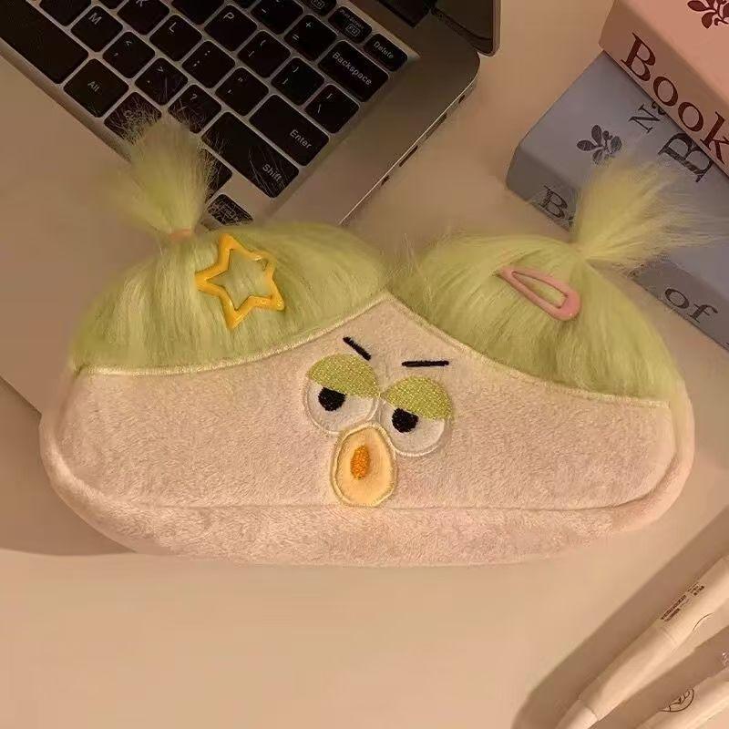 Очаровательный и стильный пенал большой вместимости для учениц средней школы к новому семестру