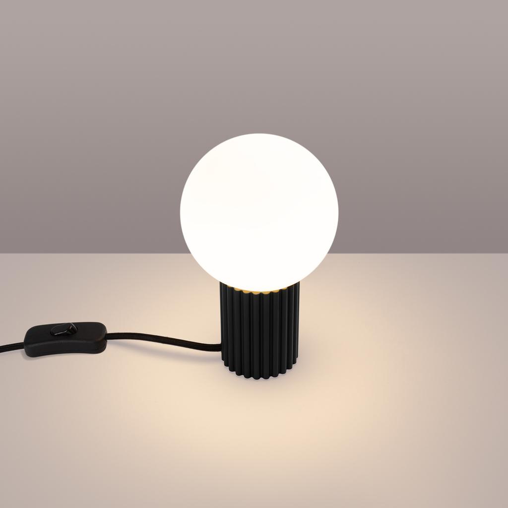 Halo desk lamp black