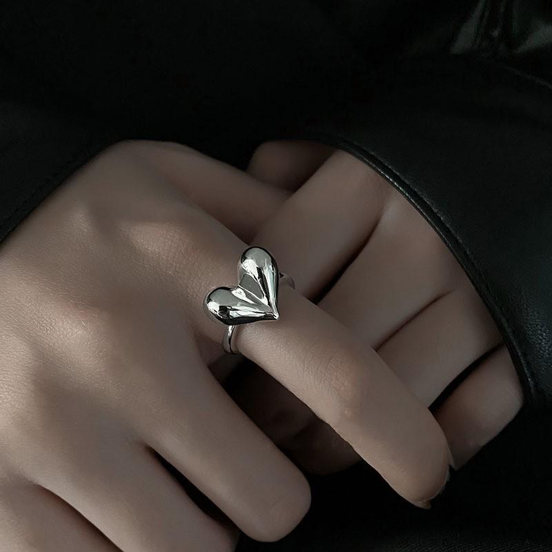 Trendy Minimalist Korean Vintage Stacking Rings for Women - Influencer-Approved Light Luxury Style.