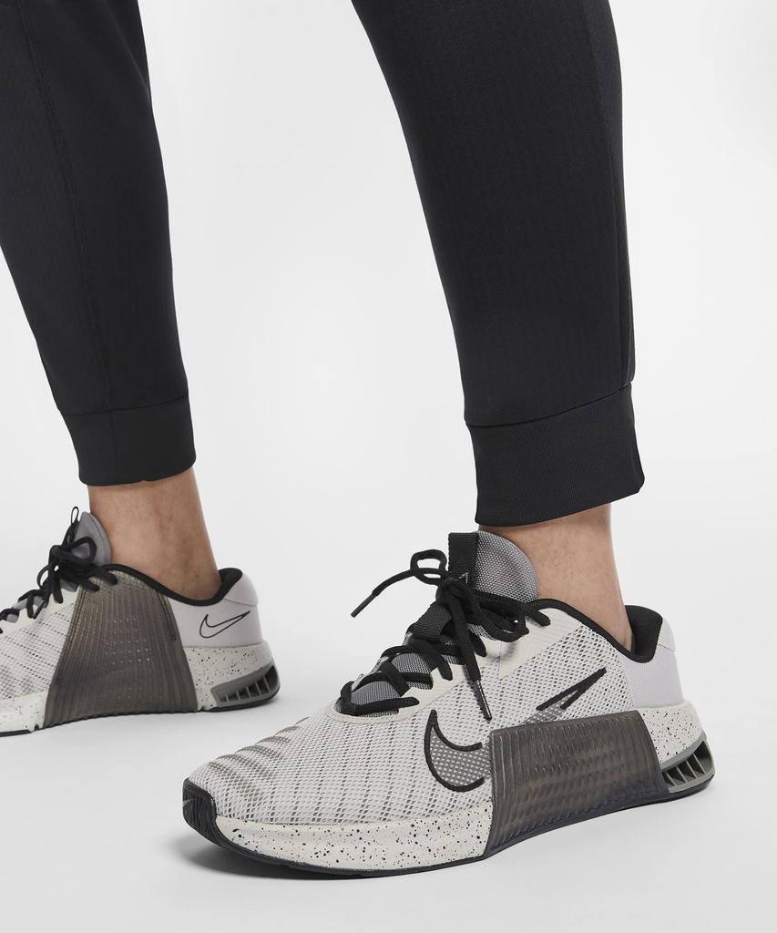 Nike Therma Sphere Therma Fit Водоотталкивающие Зимние Спортивные Брюки-Джоггеры M - Черный:Круто-серый / Fz1110-010