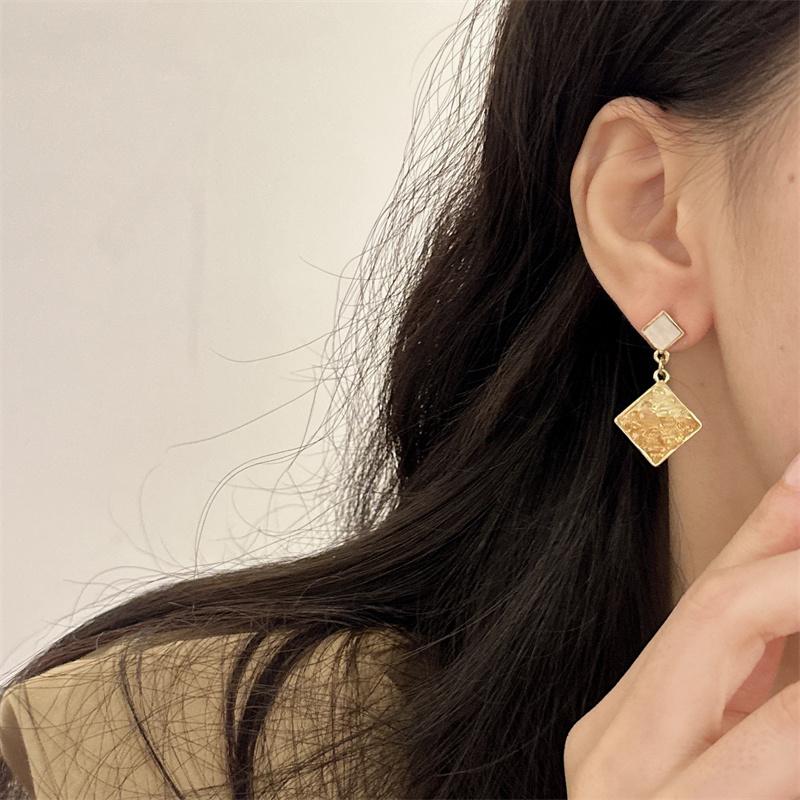 Серьги и серьги с кристаллами цвета шампанского и градиентом