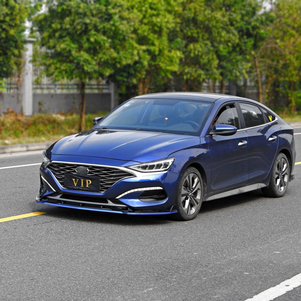 Современный комплект переднего сплиттера и заднего спойлера для Ford Fiesta: Сплиттер, жабры и защиты бампера в боевом стиле