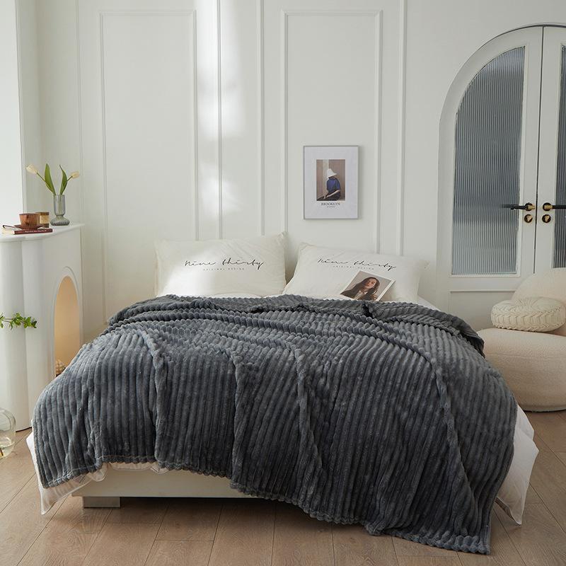 Роскошное толстое молочное бархатное одеяло из шерсти в широкий рубчик, осенне-зимнее толстое одеяло для детского сада и офисное одеяло для сна
