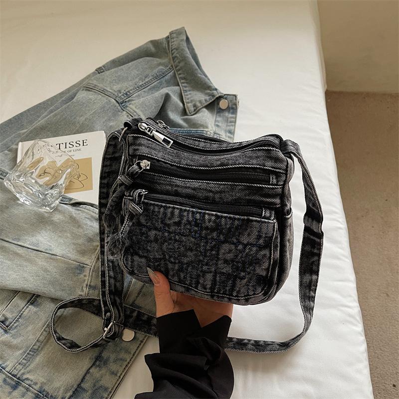 Washed denim shoulder messenger bag 2025 autumn new large capacity casual backpack retro fashion bag women