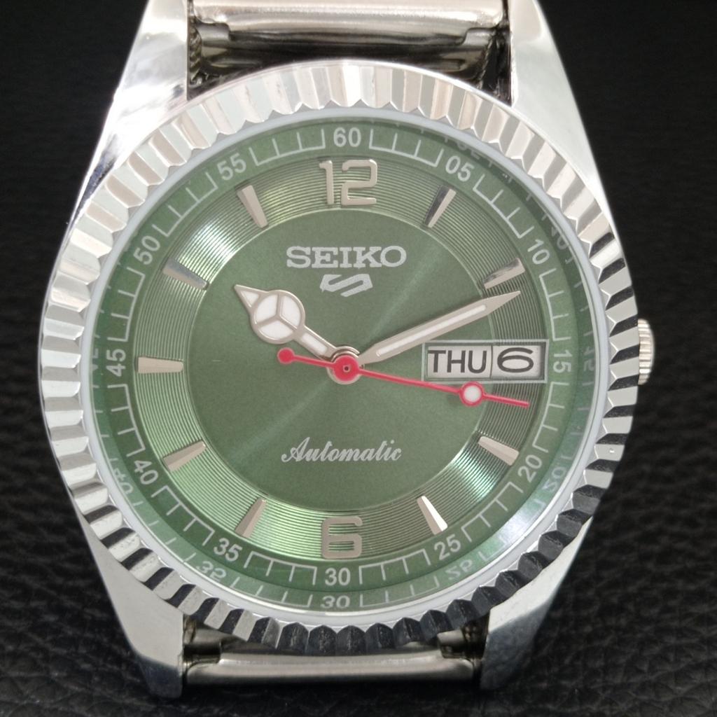 ЯПОНСКИЕ ВИНТАЖНЫЕ ОТРЕМОНТИРОВАННЫЕ АВТОМАТИЧЕСКИЕ МУЖСКИЕ ЧАСЫ SEIKO 5 С ЗЕЛЕНЫМ ЦИФЕРБЛАТОМ a444507-1