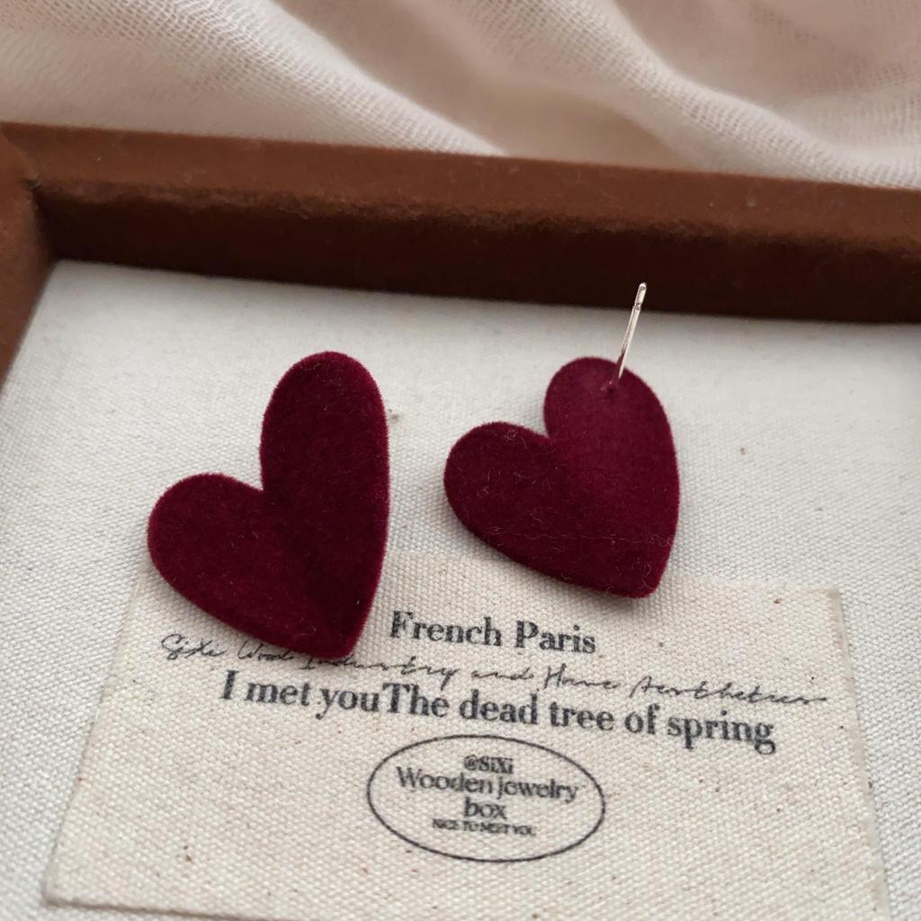 Flocking Love Stud Earrings Simple Retro Gentle Autumn And Winter Soft Exquisite Earrings Versatile