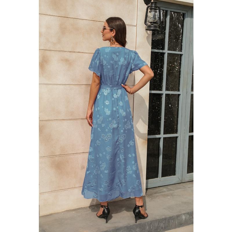 Платье с V-образным вырезом, завышенной талией и бретелями, жаккардовое, с разрезом, длинное, короткое, с короткими рукавами