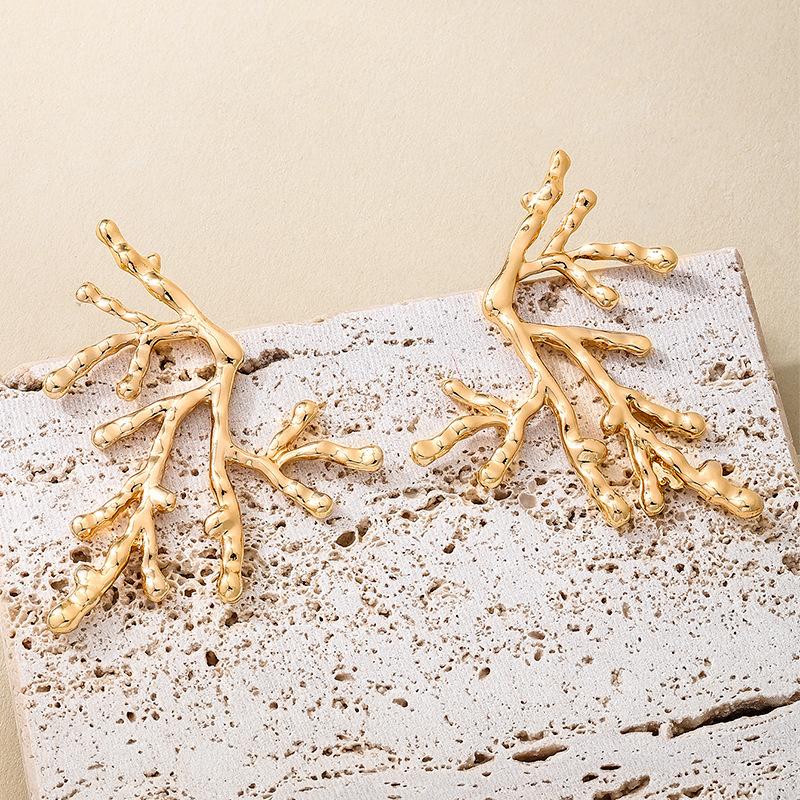 Стильные серьги-пусеты в океанском стиле с коралловым полым узором для женщин, аксессуары для вечеринки, свадьбы, уникальный подарок