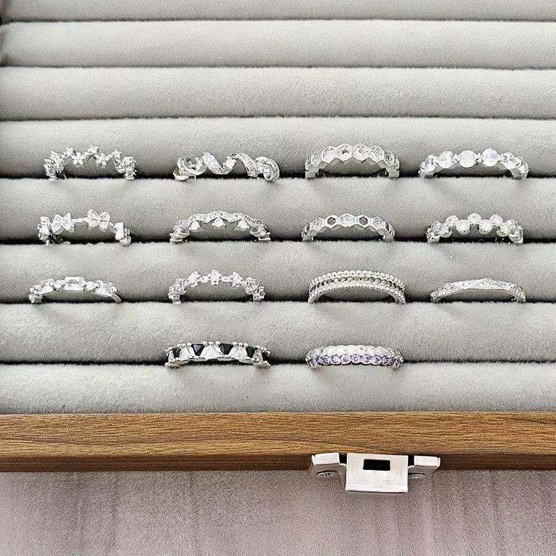 Изысканное Супер Вспышка Ряд Бриллиантов Zir*****Pen Кольцо-Подсветка Роскошная Нишевая Высокий Уровень Моды Кольцо на Указательный Палец для Поездок Персонализированное Кольцо