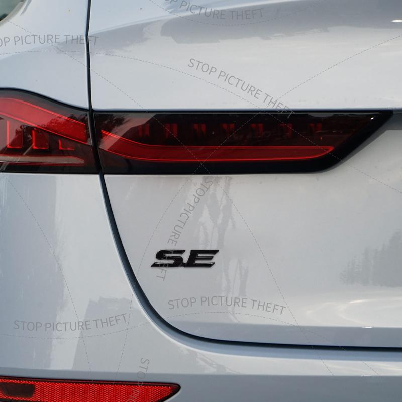 1Pcs 3D Metal SE Logo Emblem Badge Car Rear Tail Bumper Trunk Sticker For Toyota Sienna Corolla Camry Rav4 Highlander Yaris