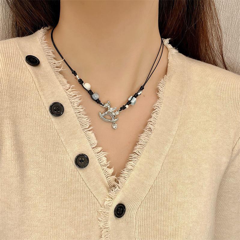 Женское ожерелье «Троянский конь»: Милая, легкая роскошь, оригинальный дизайн ниши, цепочка на ключицу