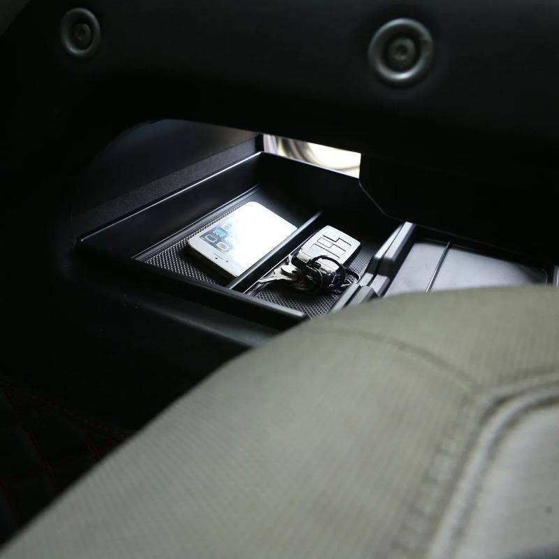 For Land Rover Defender 90 110 130 20-24 ABS Car Center Console Lower Storage Armrest Box Storage Box Phone Box Car Accessories bhrj9