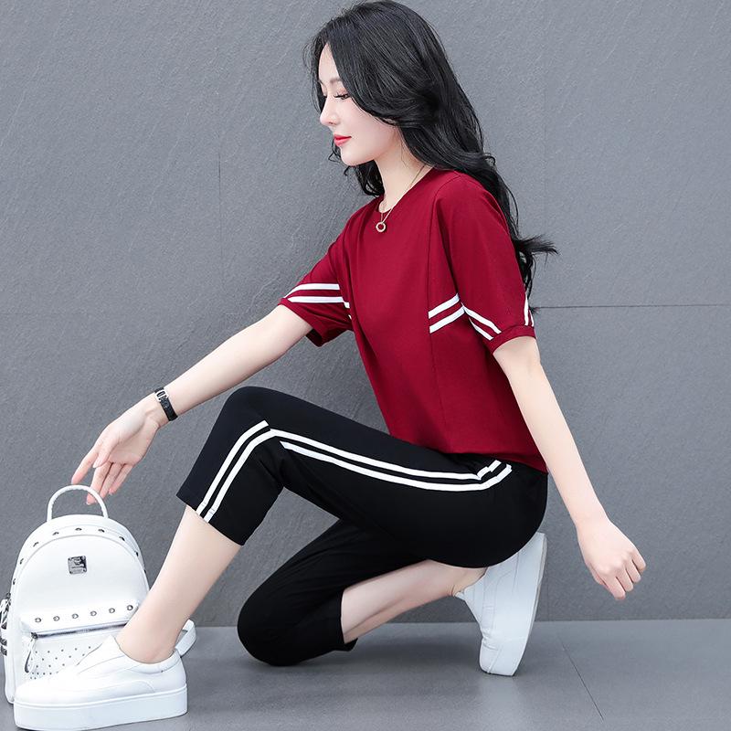 Женский летний модный хлопковый спортивный костюм: Рубашка «летучая мышь» и брюки средней длины